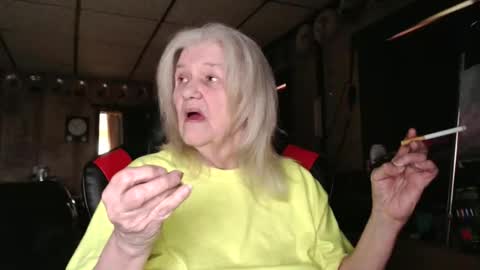 cat online show from 10-17-25, 03:36