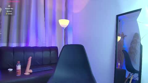 Snapshot of cat_kiss_ chatting on 09-11-25, 02:44 cat_kiss_ online show from 09-11-25, 02:44