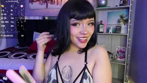 Snapshot of cat_terra chatting on 10-10-25, 07:07 Terra online show from 10-10-25, 07:07