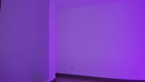 Snapshot of cata_n_cami chatting on 09-17-25, 04:25 cata_n_cami online show from 09-17-25, 04:25