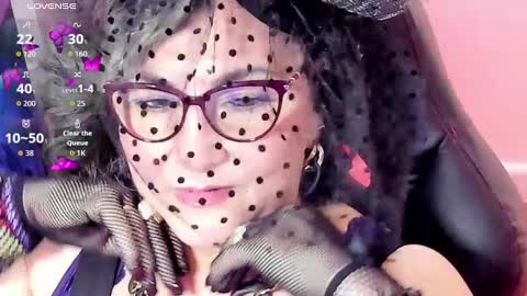 Snapshot of cataleya_mom_ chatting on 11-01-25, 12:01 cataleya online show from 11-01-25, 12:01