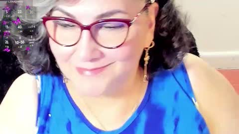 Snapshot of cataleya_mom_ chatting on 12-15-25, 12:59 cataleya online show from 12-15-25, 12:59