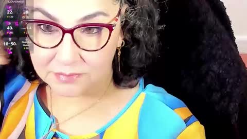 Snapshot of cataleya_mom_ chatting on 01-18-26, 03:32 cataleya online show from 01-18-26, 03:32