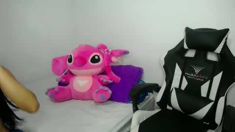 Snapshot of catalina_mega18 chatting on 10-20-25, 10:21 Catalina  online show from 10-20-25, 10:21