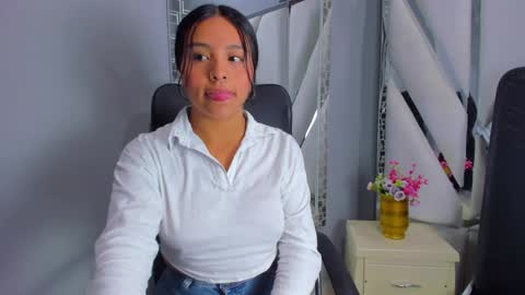 Snapshot of catalinanaugthy chatting on 02-25-25, 02:36 CATA. online show from 02-25-25, 02:36