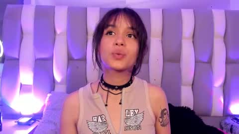 Snapshot of catarsiss_moon chatting on 12-06-24, 09:13 Cat online show from 12-06-24, 09:13