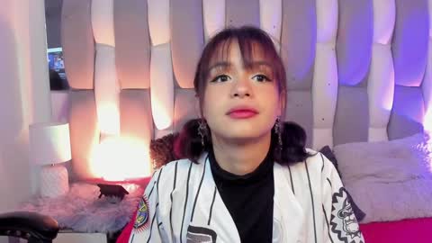 Snapshot of catarsiss_moon chatting on 12-19-24, 11:50 Cat online show from 12-19-24, 11:50