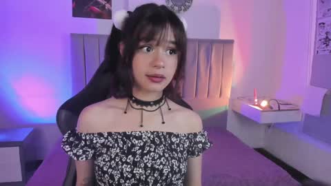 Snapshot of catarsiss_moon chatting on 12-29-24, 04:08 Cat online show from 12-29-24, 04:08