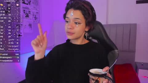 Snapshot of catarsiss_moon chatting on 02-04-25, 02:28 Cat online show from 02-04-25, 02:28