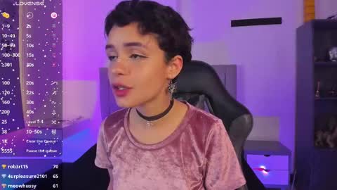 Snapshot of catarsiss_moon chatting on 02-09-25, 09:39 Cat online show from 02-09-25, 09:39