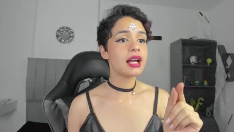 Snapshot of catarsiss_moon chatting on 02-18-25, 12:26 Cat online show from 02-18-25, 12:26