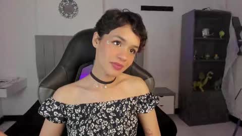 Snapshot of catarsiss_moon chatting on 02-18-25, 08:25 Cat online show from 02-18-25, 08:25