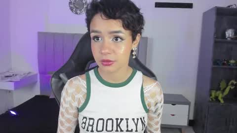 Snapshot of catarsiss_moon chatting on 02-25-25, 08:09 Cat online show from 02-25-25, 08:09