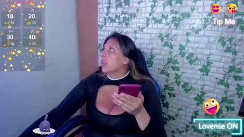 Snapshot of catboobs_ chatting on 11-17-25, 07:41 Mia online show from 11-17-25, 07:41