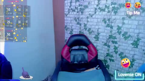 Snapshot of catboobs_ chatting on 11-26-25, 06:03 Mia online show from 11-26-25, 06:03