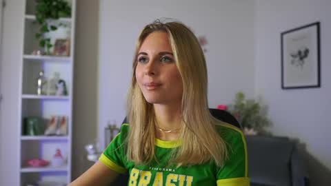 catecrago  online show from 02-08-25, 01:54