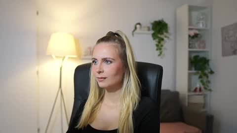 catecrago  online show from 09-25-25, 08:40