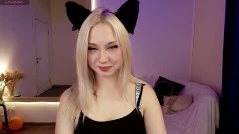 Anna  online show from 11-28-25, 02:14