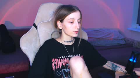 Snapshot of cath_dysphoria_ chatting on 01-12-25, 10:22 CATH online show from 01-12-25, 10:22