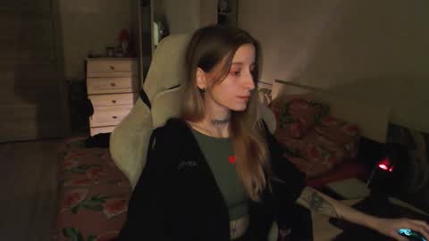 Snapshot of cath_dysphoria_ chatting on 09-10-25, 09:26 CATH online show from 09-10-25, 09:26