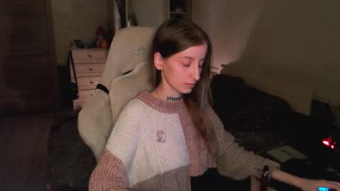 Snapshot of cath_dysphoria_ chatting on 09-17-25, 07:48 CATH online show from 09-17-25, 07:48