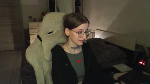 Snapshot of cath_dysphoria_ chatting on 10-10-25, 06:51 CATH online show from 10-10-25, 06:51