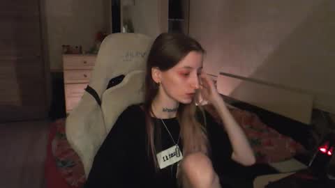 Snapshot of cath_dysphoria_ chatting on 10-18-25, 07:14 CATH online show from 10-18-25, 07:14