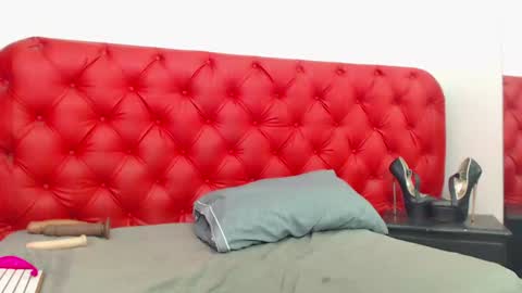 Snapshot of cathalinasharon chatting on 12-19-24, 02:35 cathalina online show from 12-19-24, 02:35