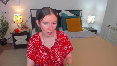 Snapshot of catherinewalls chatting on 12-08-24, 02:18 Catrin online show from 12-08-24, 02:18