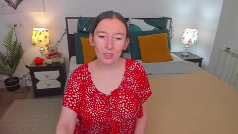 Snapshot of catherinewalls chatting on 12-08-24, 08:20 Catrin online show from 12-08-24, 08:20