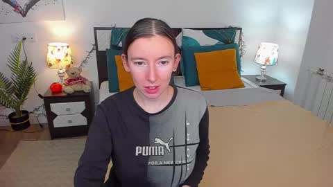 Snapshot of catherinewalls chatting on 12-09-24, 04:23 Catrin online show from 12-09-24, 04:23