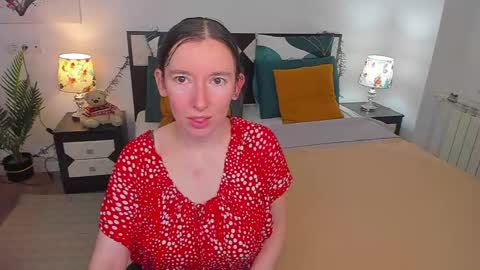 Snapshot of catherinewalls chatting on 12-14-24, 02:45 Catrin online show from 12-14-24, 02:45