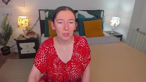 Snapshot of catherinewalls chatting on 12-14-24, 08:56 Catrin online show from 12-14-24, 08:56