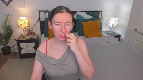 Snapshot of catherinewalls chatting on 12-16-24, 07:58 Catrin online show from 12-16-24, 07:58