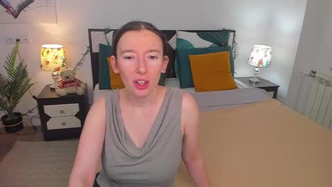 Snapshot of catherinewalls chatting on 12-19-24, 02:34 Catrin online show from 12-19-24, 02:34