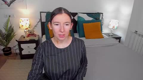 Snapshot of catherinewalls chatting on 12-23-24, 06:44 Catrin online show from 12-23-24, 06:44