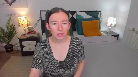 Snapshot of catherinewalls chatting on 12-25-24, 07:14 Catrin online show from 12-25-24, 07:14