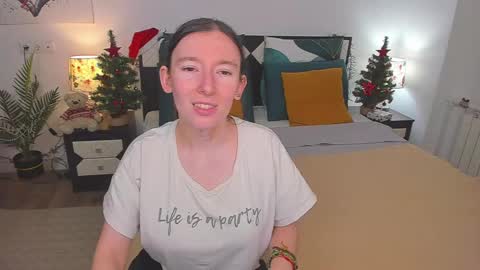 Snapshot of catherinewalls chatting on 01-06-25, 08:46 Catrin online show from 01-06-25, 08:46