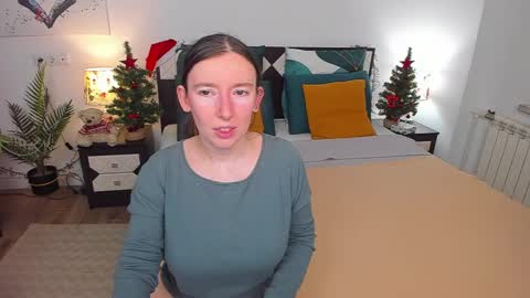 Snapshot of catherinewalls chatting on 01-08-25, 01:53 Catrin online show from 01-08-25, 01:53