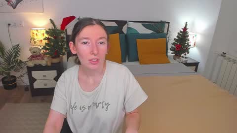Snapshot of catherinewalls chatting on 01-27-25, 05:47 Catrin online show from 01-27-25, 05:47