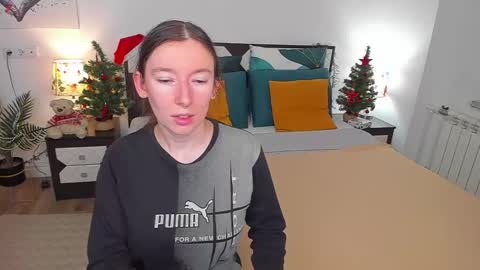 Snapshot of catherinewalls chatting on 01-28-25, 02:43 Catrin online show from 01-28-25, 02:43