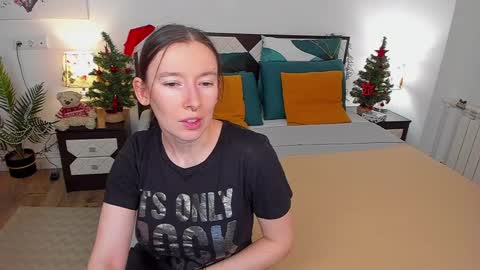 Snapshot of catherinewalls chatting on 02-02-25, 05:53 Catrin online show from 02-02-25, 05:53