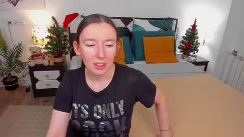 Snapshot of catherinewalls chatting on 02-02-25, 08:57 Catrin online show from 02-02-25, 08:57