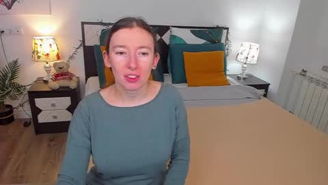 Snapshot of catherinewalls chatting on 02-06-25, 05:03 Catrin online show from 02-06-25, 05:03