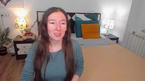 Snapshot of catherinewalls chatting on 02-08-25, 06:12 Catrin online show from 02-08-25, 06:12
