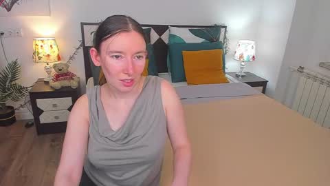 Snapshot of catherinewalls chatting on 02-12-25, 08:49 Catrin online show from 02-12-25, 08:49