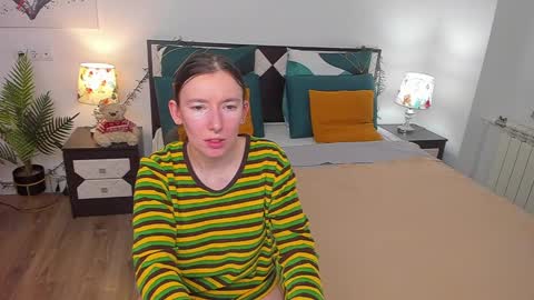 Snapshot of catherinewalls chatting on 02-17-25, 08:09 Catrin online show from 02-17-25, 08:09