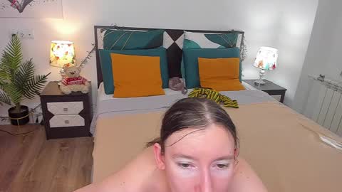 Snapshot of catherinewalls chatting on 02-17-25, 11:13 Catrin online show from 02-17-25, 11:13