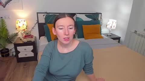Snapshot of catherinewalls chatting on 02-25-25, 05:41 Catrin online show from 02-25-25, 05:41