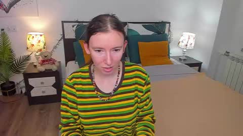 Snapshot of catherinewalls chatting on 02-27-25, 07:12 Catrin online show from 02-27-25, 07:12